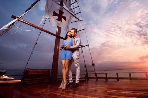 Cancún: crucero con cena romántica ColumbusMenú Surf N 'Turf