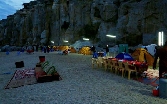 Von Maskat: Übernacht-Strandcamping und Kajakfahren mit Abholung