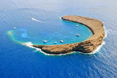 Maui: Molokini and Turtle Town Snorkel Tour with Lunch