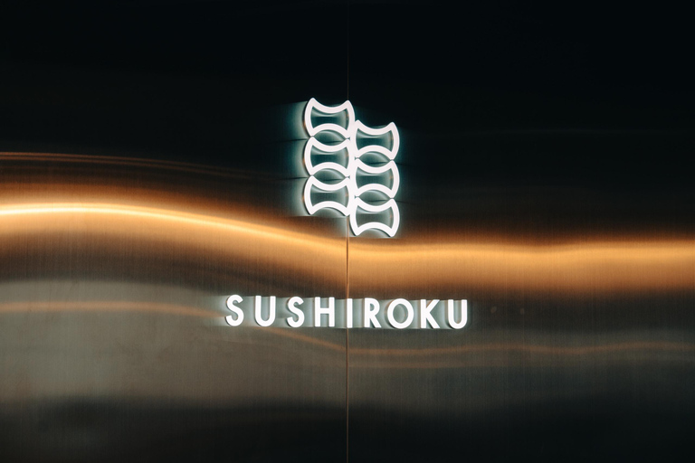 Degustación ilimitada de sake con degustación de sushi Omakase en TokioCata ilimitada de sake con 10 piezas de sushi omakase en Tokio