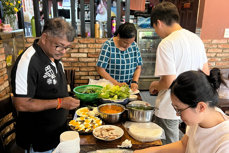 Excursão à costa do Porto de Phu My: visita à cidade e aula de culináriaPasseio de mota