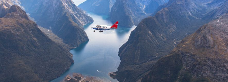 Milford Sound: 1-Hour Scenic Flight from Queenstown
