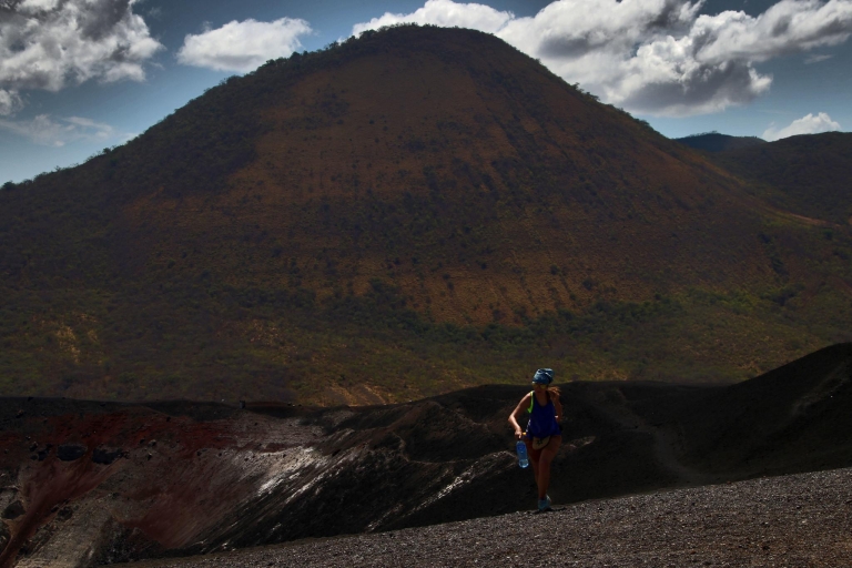 Ab León: Vulkan-Surfen auf dem Cerro Negro