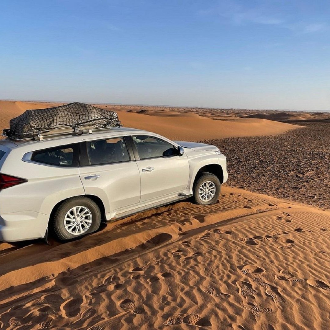Excursion d'une journée en Jeep dans le désert du Sahara avec déjeuner et balade à dos de chameau