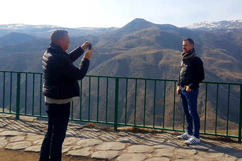 جولة جماعية: غارني، سيمفونية ستونز، جيغارد، خبز لافاشجولة جماعية: غارني، سيمفونية الأحجار، غيغارد