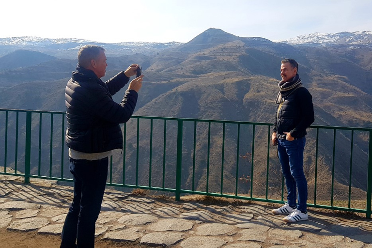 جولة جماعية: غارني، سيمفونية ستونز، جيغارد، خبز لافاشجولة جماعية: غارني، سيمفونية الأحجار، غيغارد