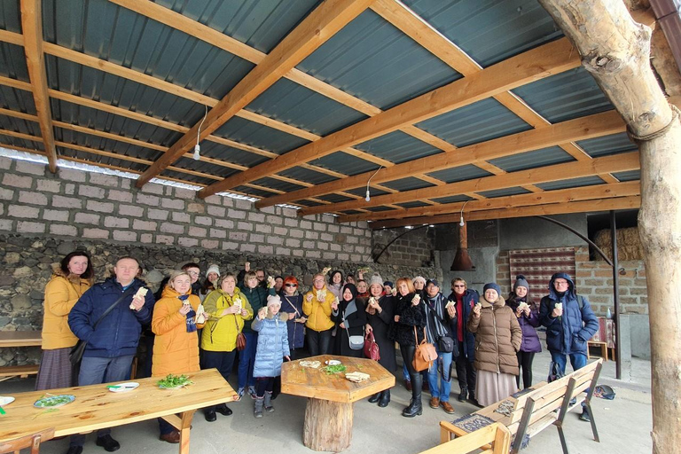 جولة جماعية: غارني، سيمفونية ستونز، جيغارد، خبز لافاشجولة جماعية: غارني، سيمفونية الأحجار، غيغارد