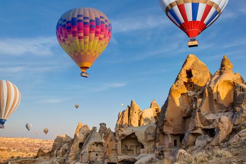 Istanbul: escursione di 2 giorni in Cappadocia con voli e hotel nelle grotteVisita guidata in inglese