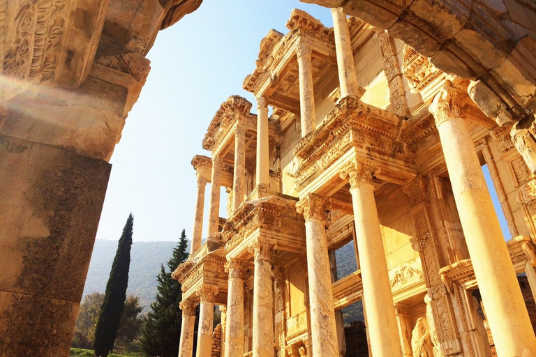 Istanbul: escursione di 2 giorni in Cappadocia con voli e hotel nelle grotteVisita guidata in inglese