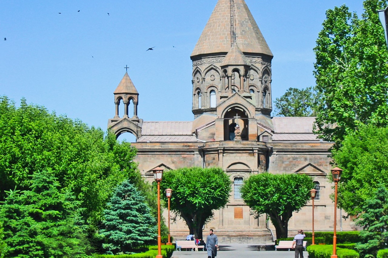 Echmiadzin, Museo del Tesoro y Excursión a Zvartnots con GuíaExcursión a Echmiadzin y Zvartnots con guía