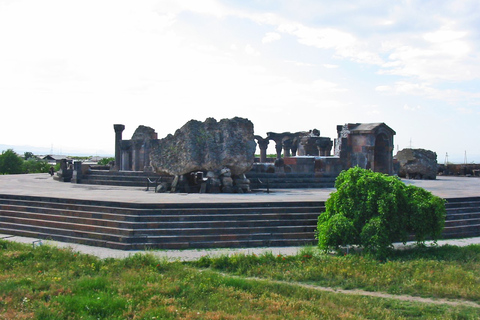 Echmiadzin, Museo del Tesoro y Excursión a Zvartnots con GuíaExcursión a Echmiadzin y Zvartnots con guía