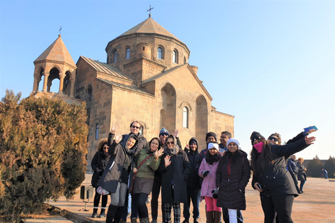 Echmiadzin, Museo del Tesoro y Excursión a Zvartnots con GuíaExcursión a Echmiadzin y Zvartnots con guía