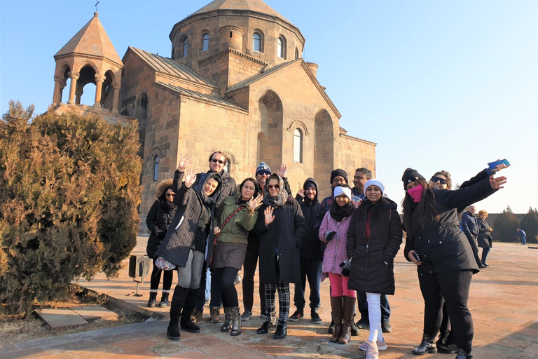 Echmiadzin, Museo del Tesoro y Excursión a Zvartnots con GuíaExcursión a Echmiadzin y Zvartnots con guía