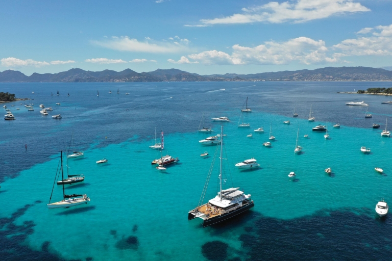Cannes: Halbtägige Katamaran-Bootsfahrt mit Mittagessen