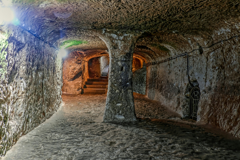 Tour particular pelo Vale de Ihlara e pela cidade subterrânea de DerinkuyuCapadócia: Vale de Ihlara e Excursão Privada pela Cidade Subterrânea