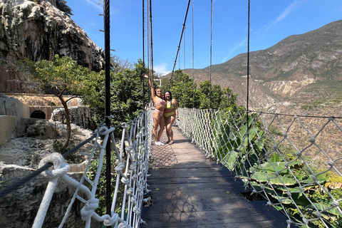 Mexico-Stad: Tolantongo-grotten, warmwaterbronnen en natuurlijke zwembadenMexico-Stad: Grutas de Tolantongo, warmwaterbronnen en natuurlijke zwembaden