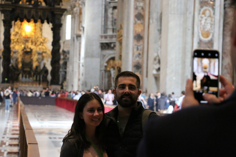 Roma: Visita sin colas a los Museos Vaticanos y la Capilla SixtinaVisita en grupo semiprivada (máximo 10 personas por guía)