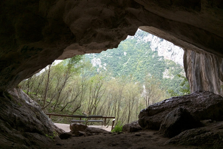 De Tirana: Caminhada até a caverna Pellumbas e visita ao cânion