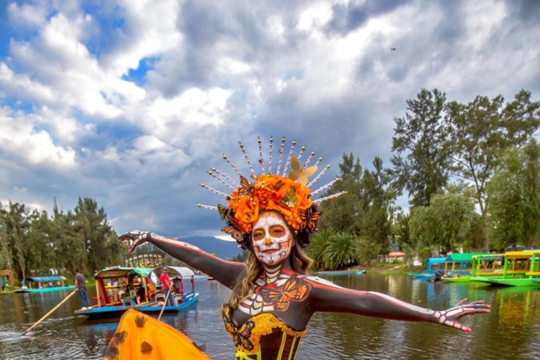 Day of the Dead in Mexico City: Mexican Dinner and Party in Xochimilco Day of the Dead in Mexico City: Mexican Dinner and Fiesta in Xochimilco