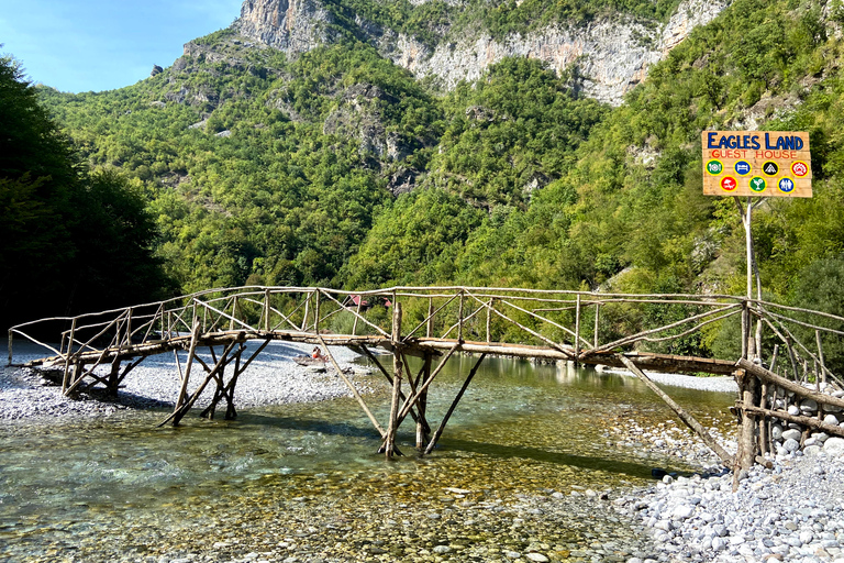 De Tirana: excursion d'une journée au lac Komani et à la rivière Shala