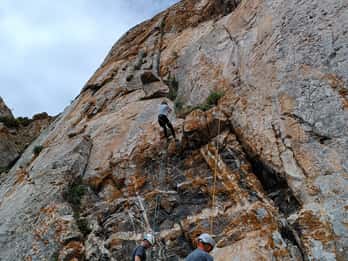 Tinos: Exomvourgo Hill Rock Climbing Experience