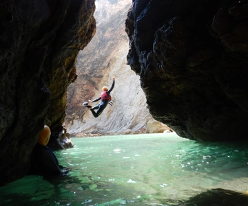 Sagres: Coasteering - Swimming, Cliff Jump & Rock Climbing