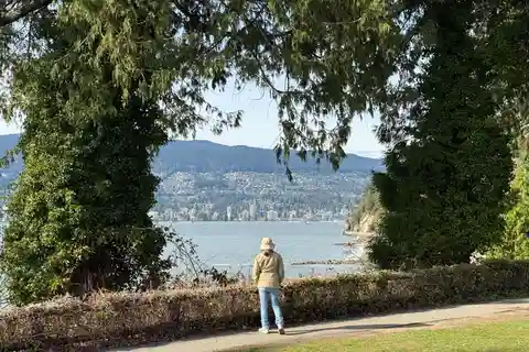 Stanley Park CarTour:SmallGroup/Comfort&CheaperThan BikeTour