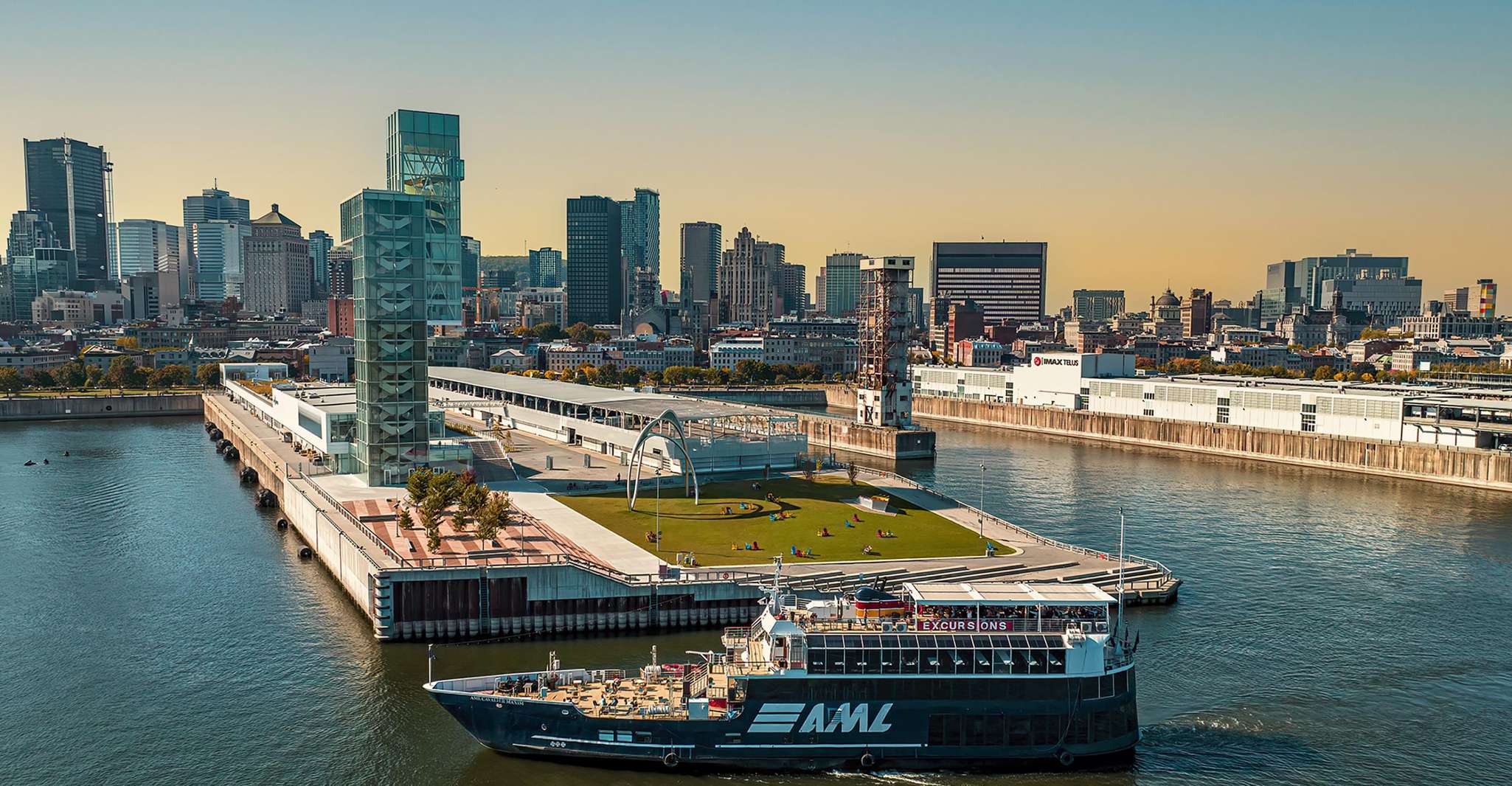 Montréal: 3 or 5-Course Dinner Cruise with DJ & Dancing photo 3