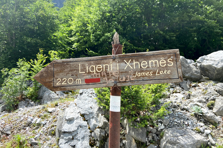 Från Tirana: Valbona Park med färjetur och Prizren CityFrån Tirana: Guidad rundtur i Valbona nationalpark