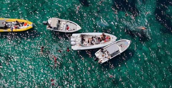 Saranda: Boat Tour to Caves & Beaches with Snorkel& Umbrella