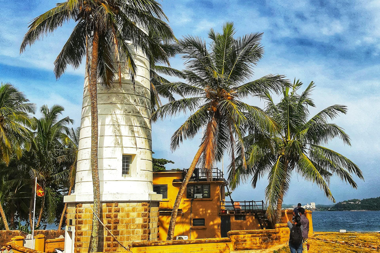 Galle: Fort Walking Tour with Local Guide + Lunch