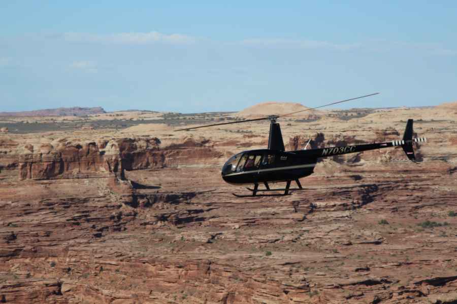 Moab: Arches Backcountry Helikopterflug. Foto: GetYourGuide
