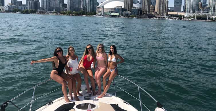 Toronto: Private Luxury Yacht Sightseeing Cruise & Prosecco