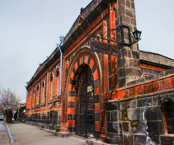 Group Tour: Gyumri sightseeing, Black Fortress, Harichavank