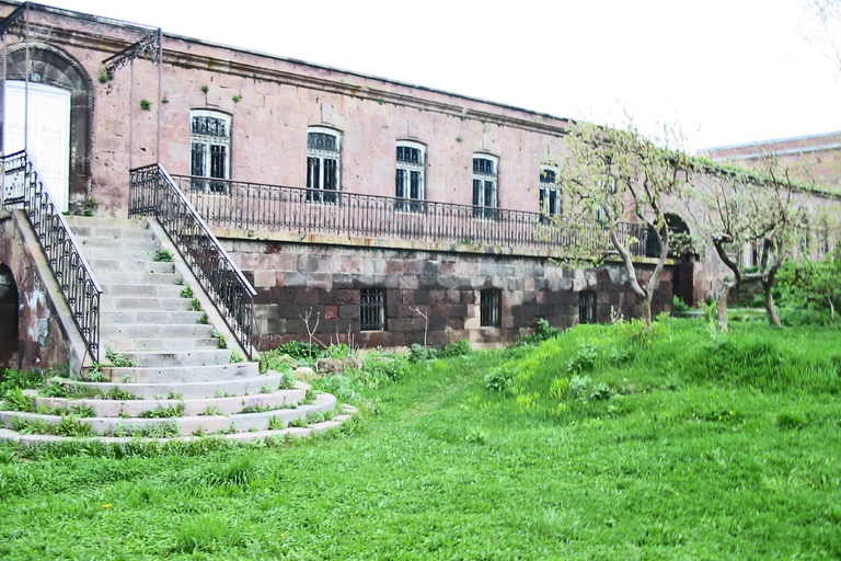 D'Erevan: excursion d'une journée dans la ville de Gyumri et à Harichavank