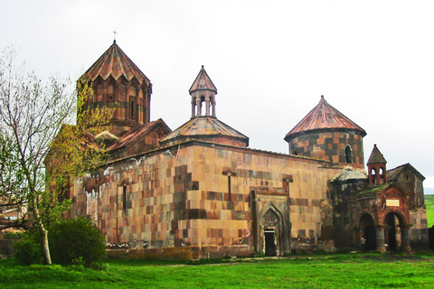 Van Yerevan: Gyumri City en Harichavank Dagtrip