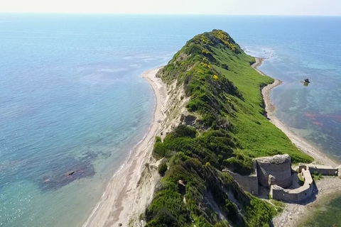 Da Tirana/Durres: Il Capo di Rodon con degustazione di vinoPartenza da Tirana