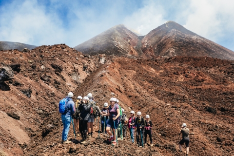 Mount Etna: Summit Craters Excursion Etna Top 3345 Mt. Tour in French