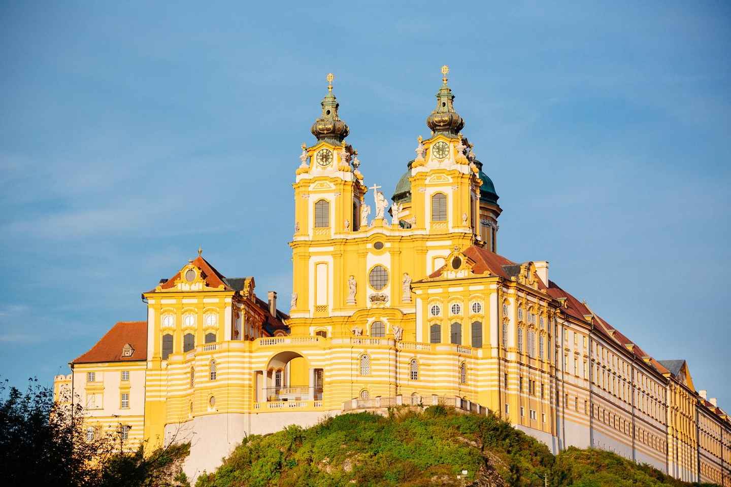 Vienna: Wachau Valley, Melk Abbey Tour with Danube Boat Trip - English Tour without Melk Abbey Ticket & with Boat in Summer