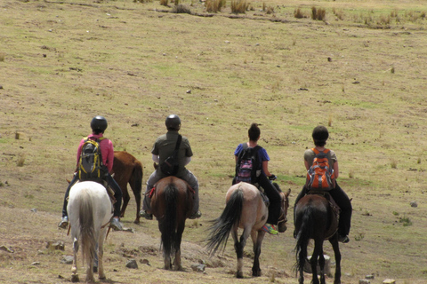 Cusco: Excursão privada de meio dia a cavalo por CuscoExcursão privada de meio dia a cavalo por Cusco