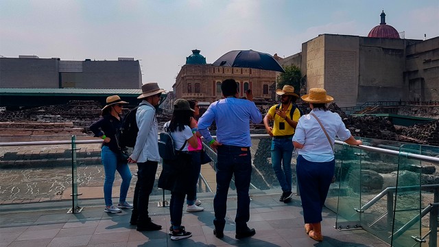 Visit Mexico City Historic Downtown Walking Tour in Alpes