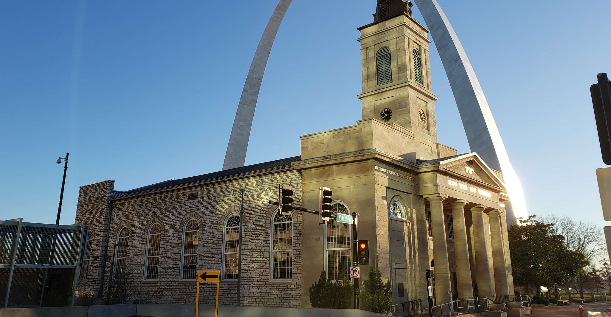 St Louis, 75-Minute City Trolley Tour - Housity