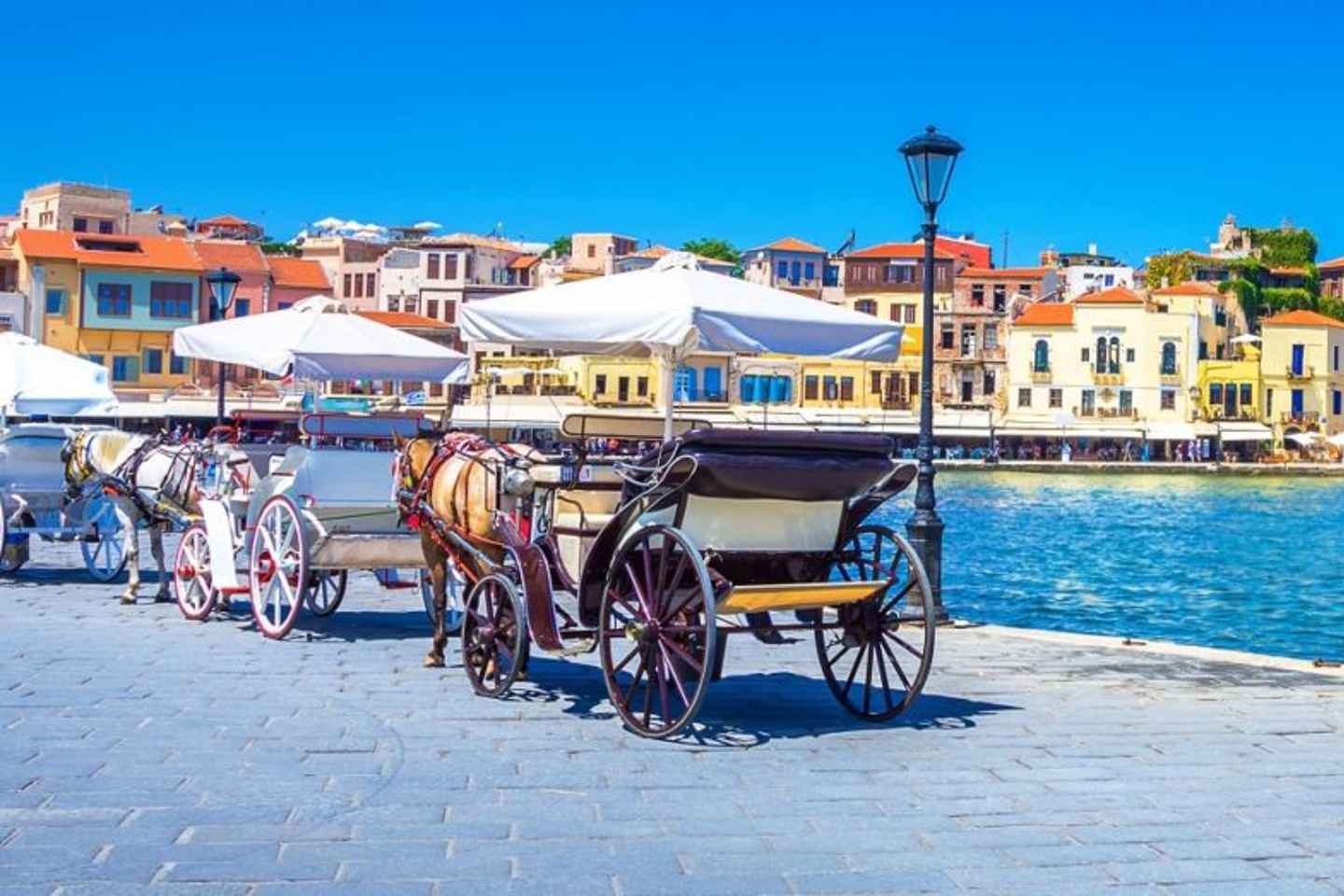 From Rethymno: Chania Roundtrip Transfer with Free Time