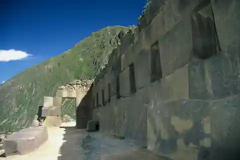 Desde Cuzco: tour privado de medio día a la fortaleza de Ollantaytambo