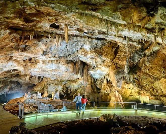 Budva-Lipa mağarası & Rijeka Crnojevica | GetYourGuide