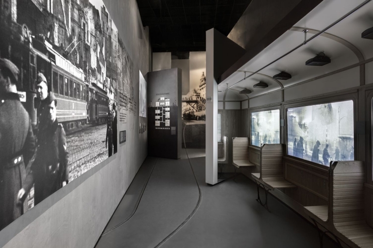 Warsaw: POLIN Museum of the History of Polish Jews Ticket Exhibition Ticket + Audioguide