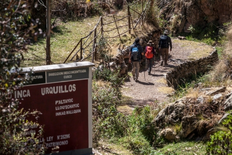 From Cusco: Chinchero and Urquillos Full-Day Private Tour From Cusco: Chinchero to Urquillos Full-Day Hike