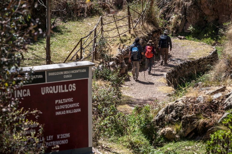 Z Cusco: całodniowa prywatna wycieczka do Chinchero i UrquillosZ Cusco: całodniowa wędrówka z Chinchero do Urquillos