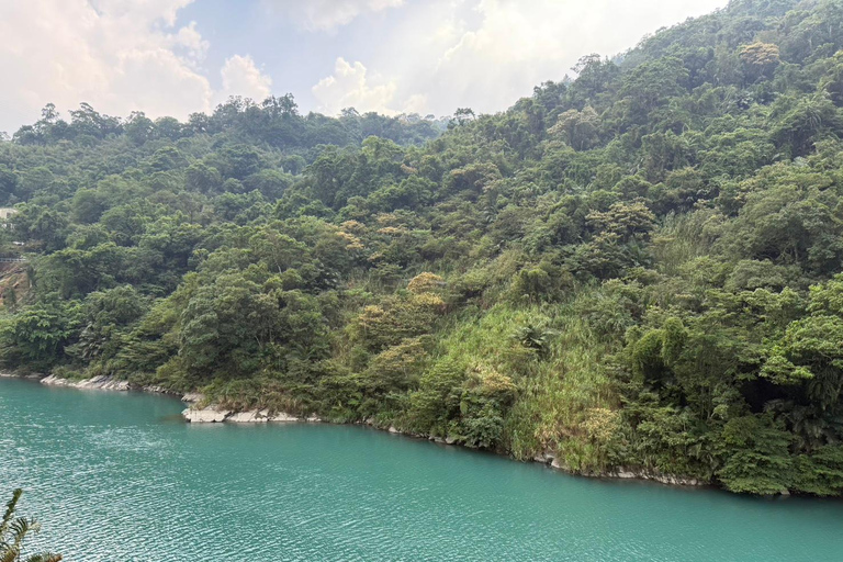 Taipei: Neidong Forest, Luxury Hot Spring & Bitan Boat Ride