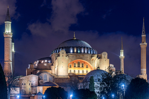 Istanbul: Nattlig rundtur i Hagia Sofia och Blå moskénIstanbul: Rundtur i Hagia Sophia och Blue Mosque by Night